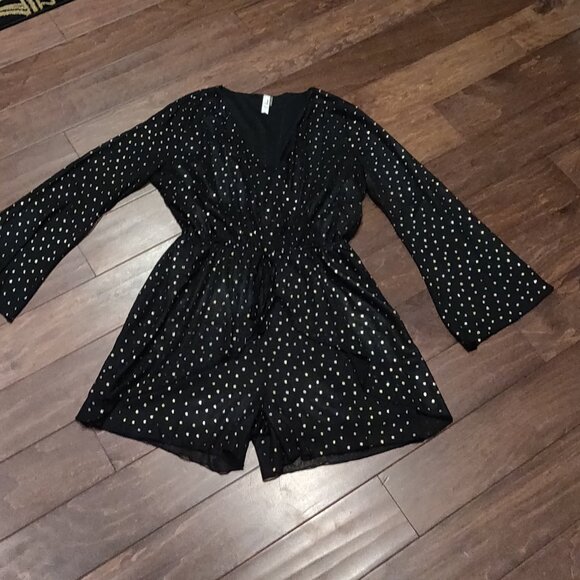 Black and Gold Faux Wrap Pull On Romper With Bell Sleeves SIZE LARGE - Picture 3 of 6